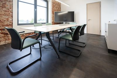 Der moderne Teambereich. Ideen können dank der flexiblen Medientechnik leicht und schnell geteilt werden