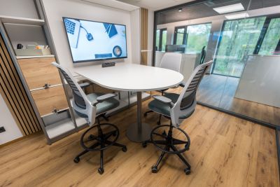 Für mehr dynamisches Arbeit - ergonomische Arbeits- und Besprechungskonzepte