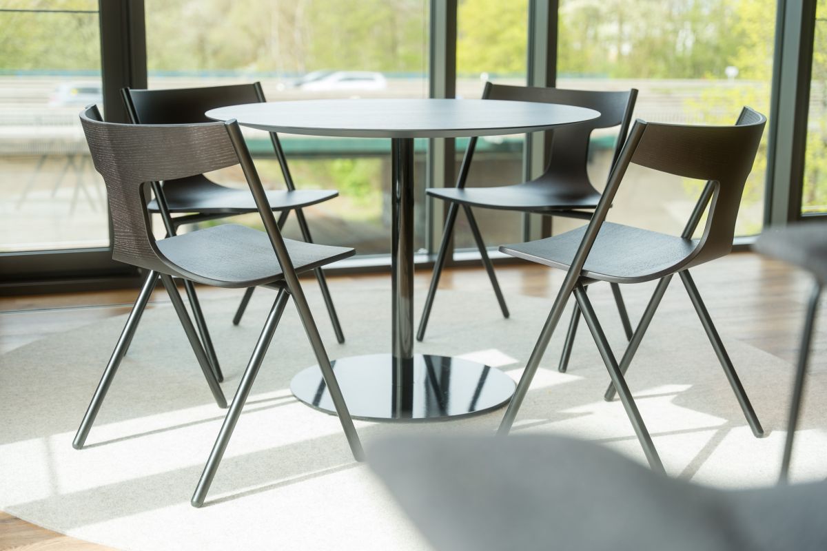 Eine moderne new office Arbeitsumgebung mit individuellen Settings