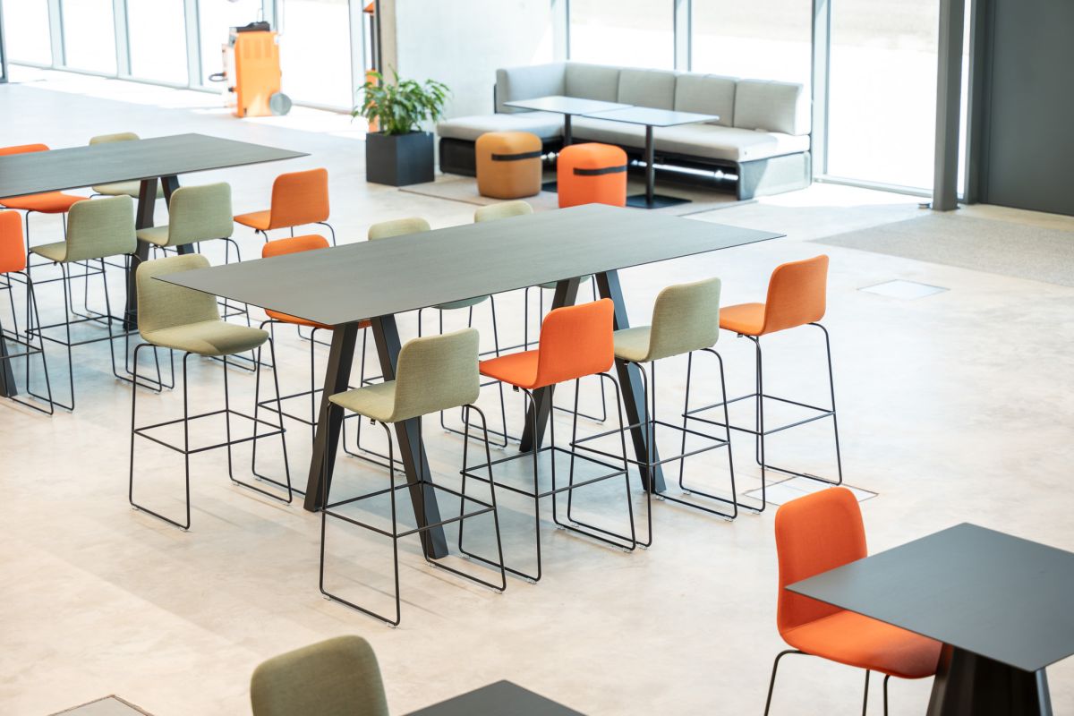 Das Work Café ist der zentrale Punkt für informelle Gespräche